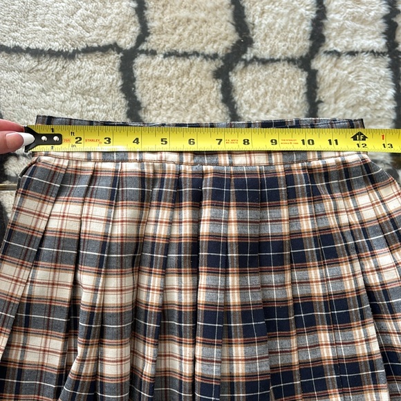 Vintage Pleated Plaid Skirt - Picture 9 of 9